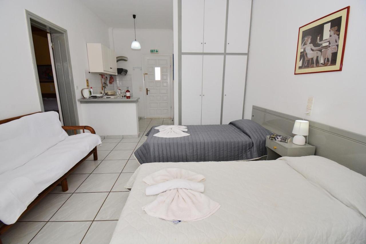 Dolphin Apt & Studios -Next To The Beach Roda  Buitenkant foto