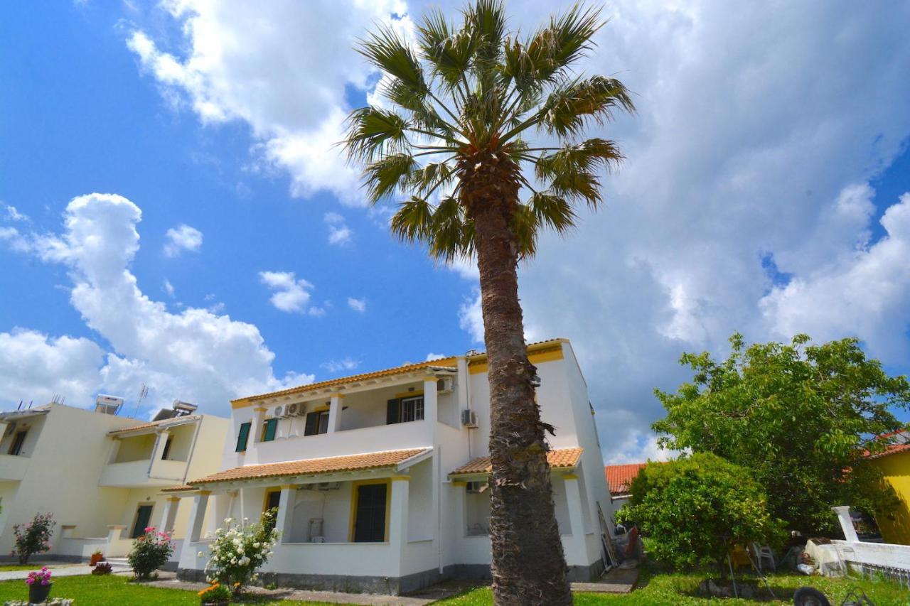Dolphin Apt & Studios -Next To The Beach Roda  Buitenkant foto