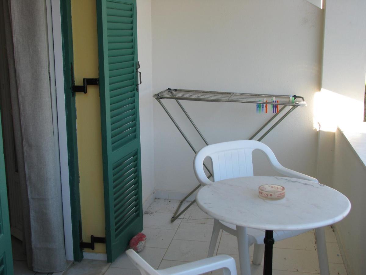 Dolphin Apt & Studios -Next To The Beach Roda  Buitenkant foto