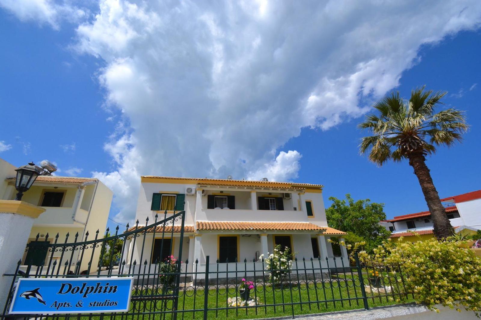 Dolphin Apt & Studios -Next To The Beach Roda  Buitenkant foto